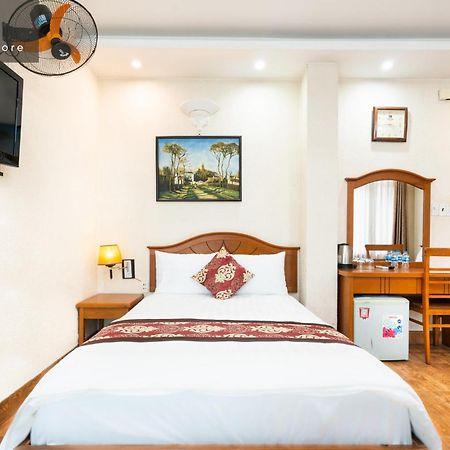 Hanz Queen Airport Hotel Saigon Хошимин Экстерьер фото